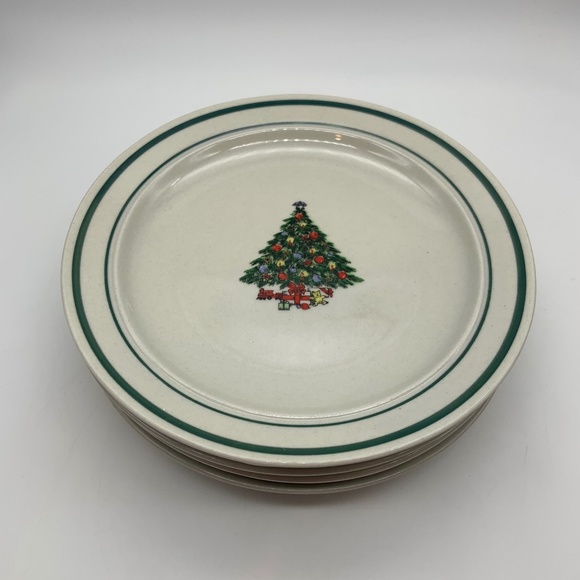 Classic Christmas Tree Stoneware Plates Set of Four Christmas Dishes - Picture 1 of 9